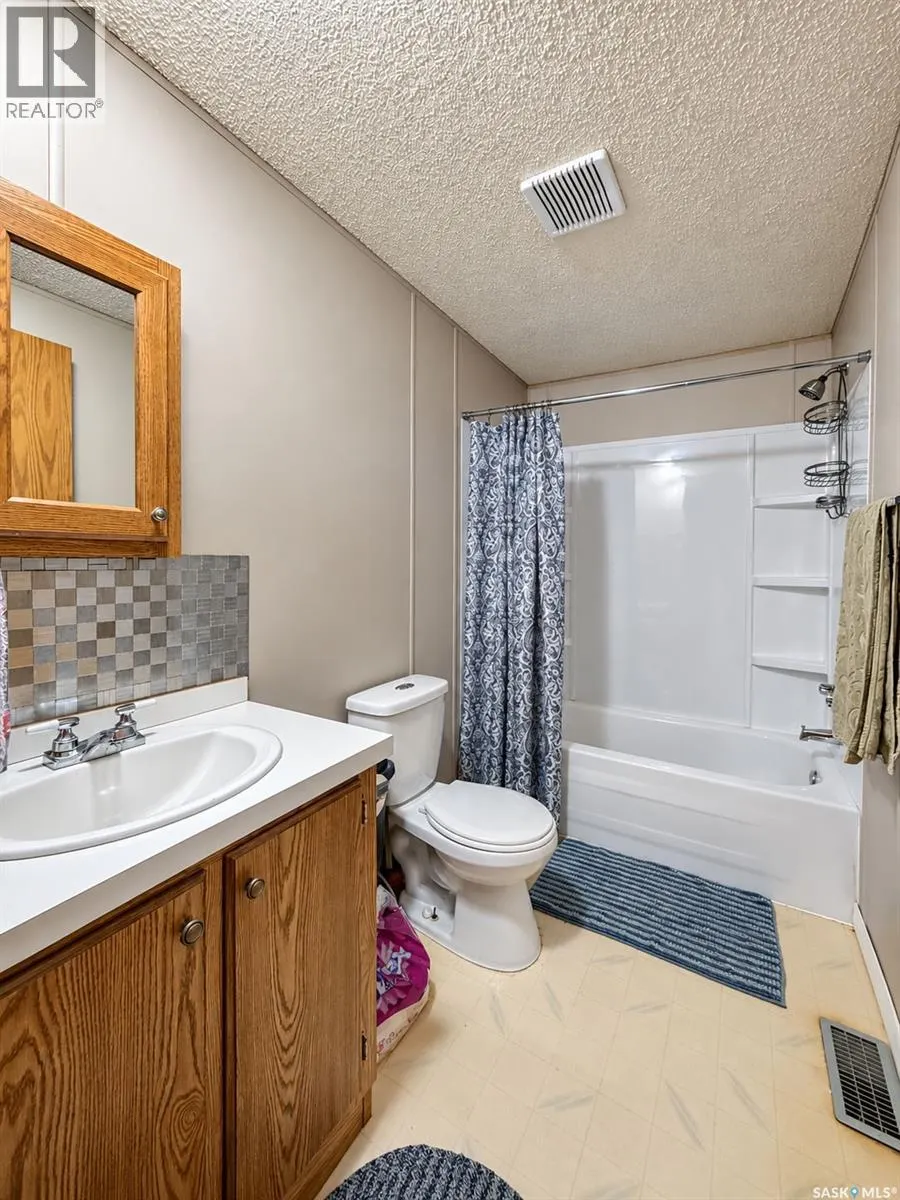 93 Eastview Trailer COURT