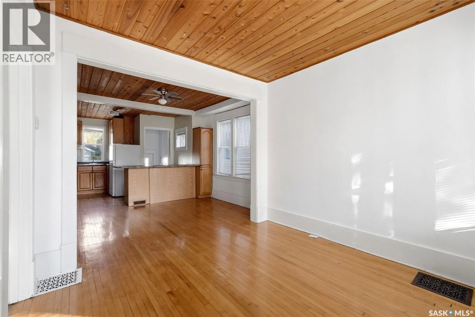 3129 Retallack STREET