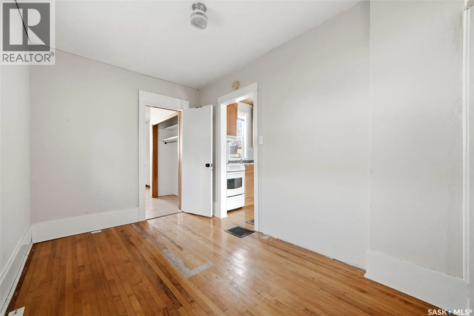 3129 Retallack STREET