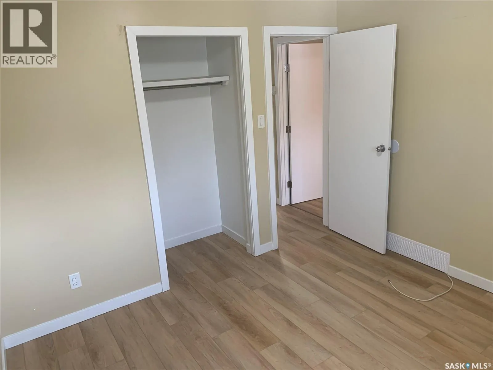 111 M AVENUE S