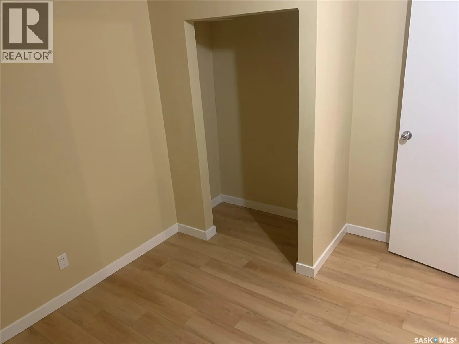 111 M AVENUE S