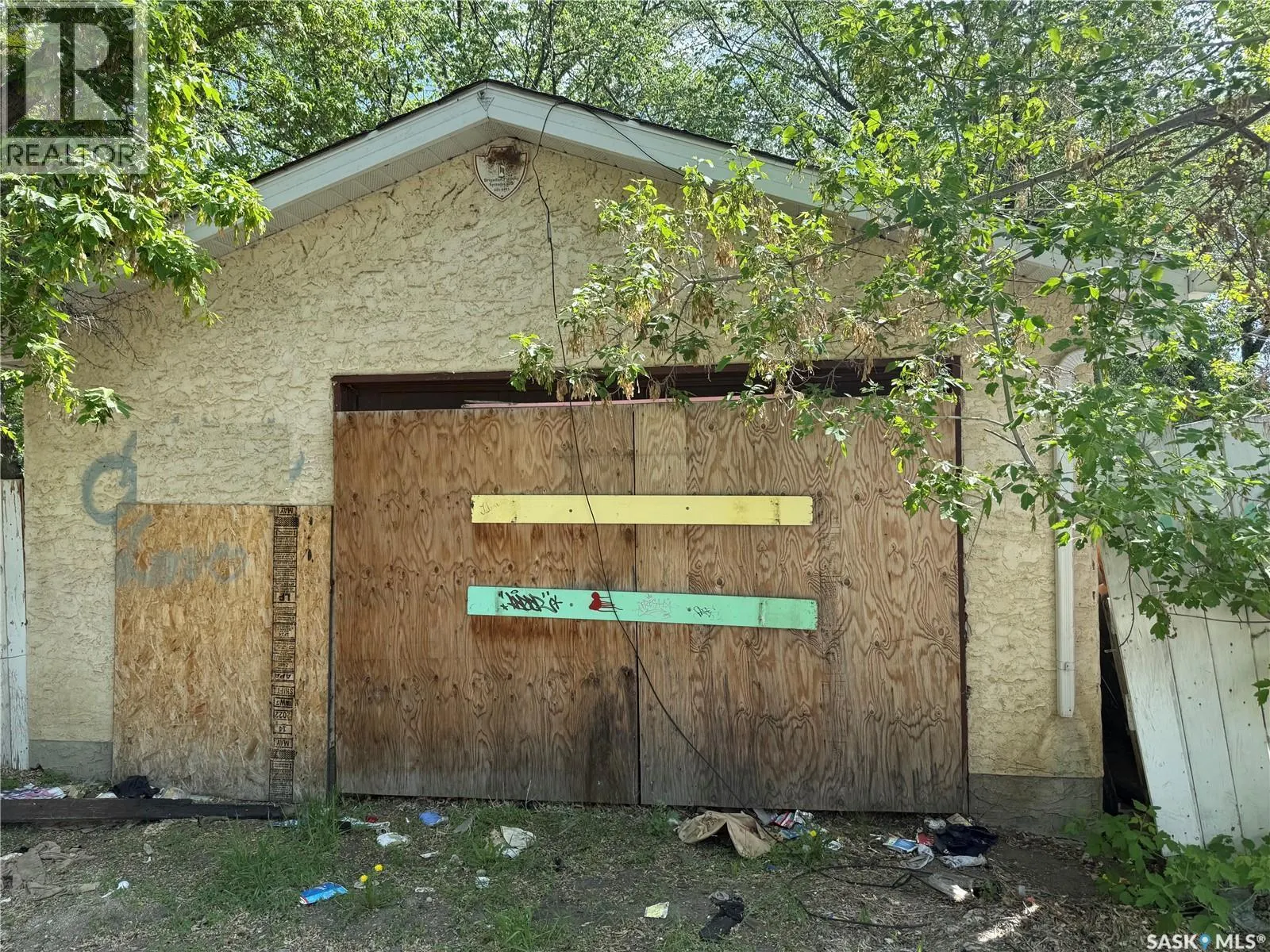 111 M AVENUE S