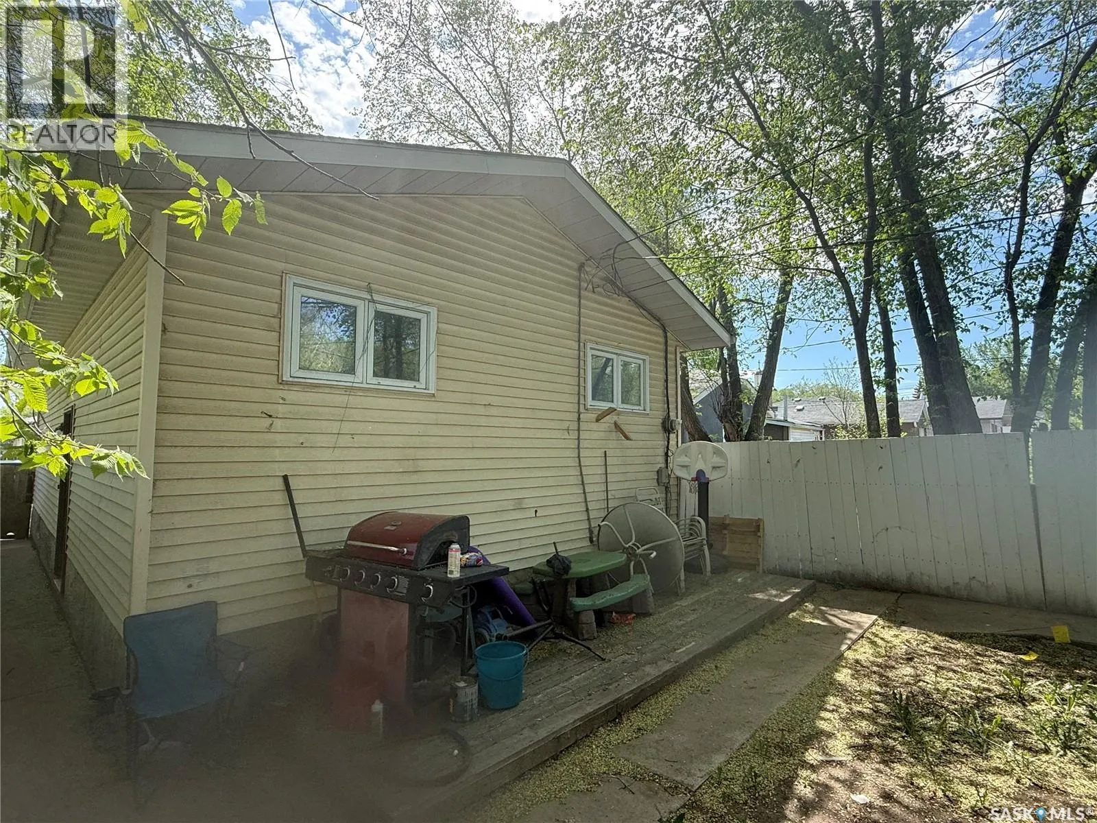 111 M AVENUE S