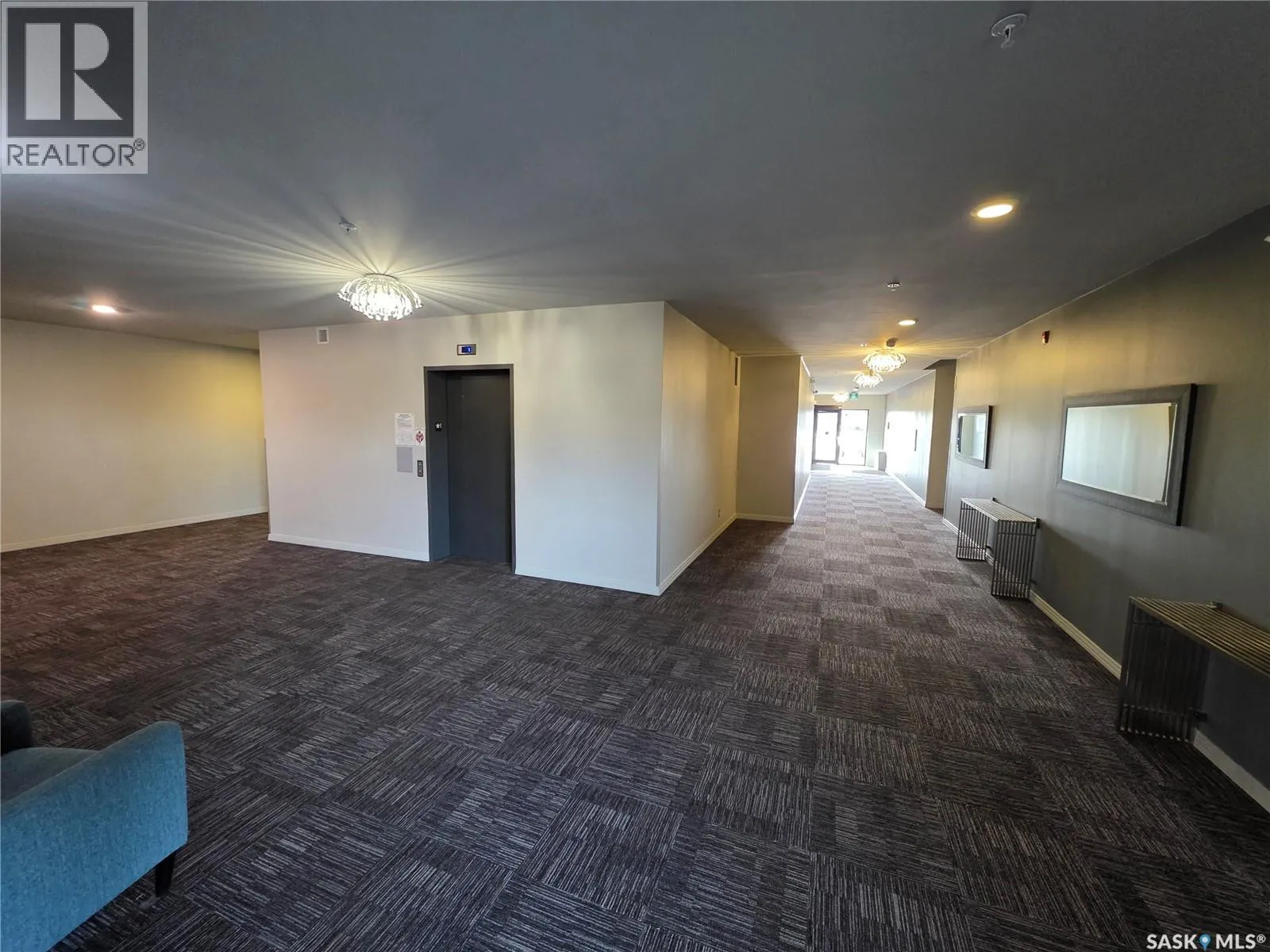 216 235 Evergreen SQUARE