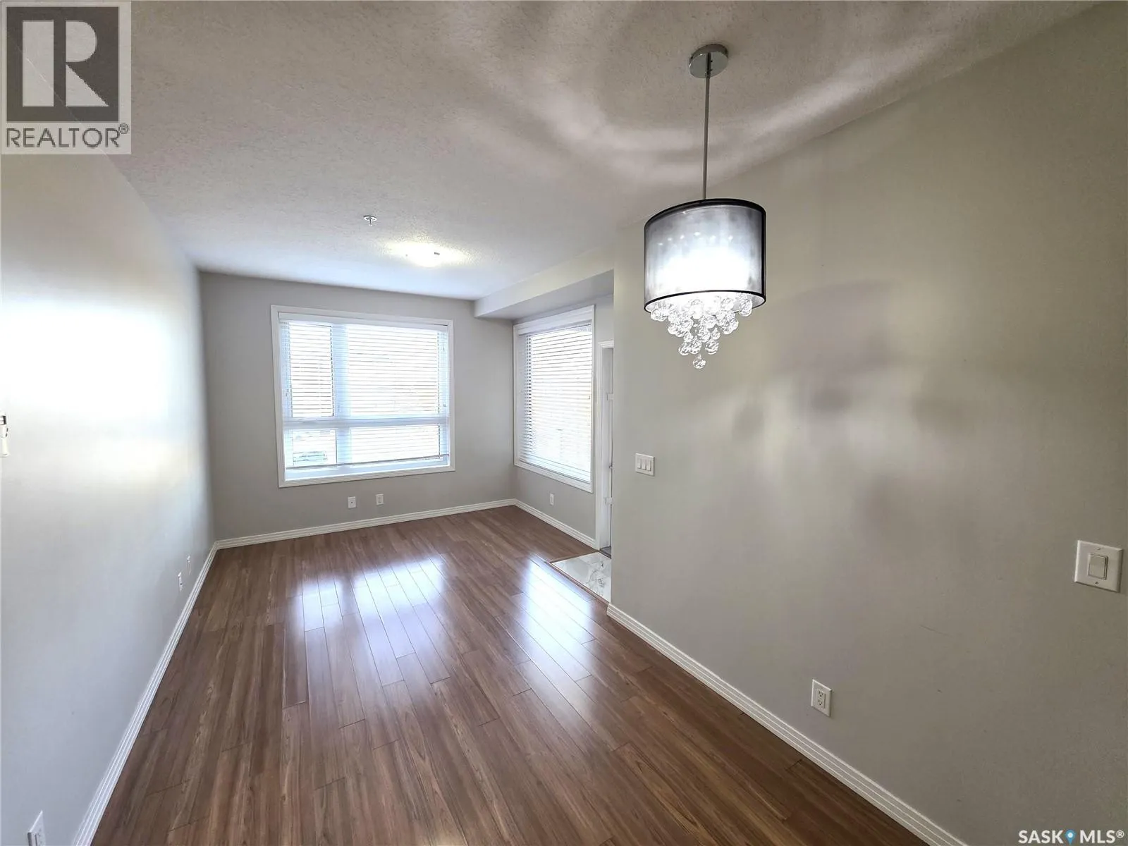 216 235 Evergreen SQUARE