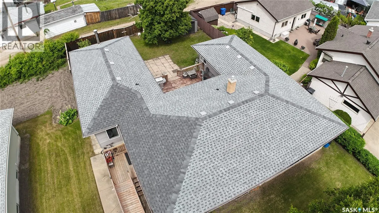 19 Logan CRESCENT W