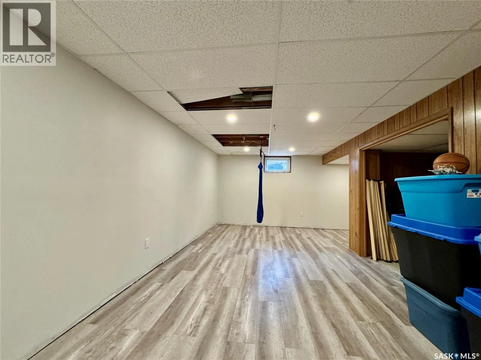 19 Logan CRESCENT W