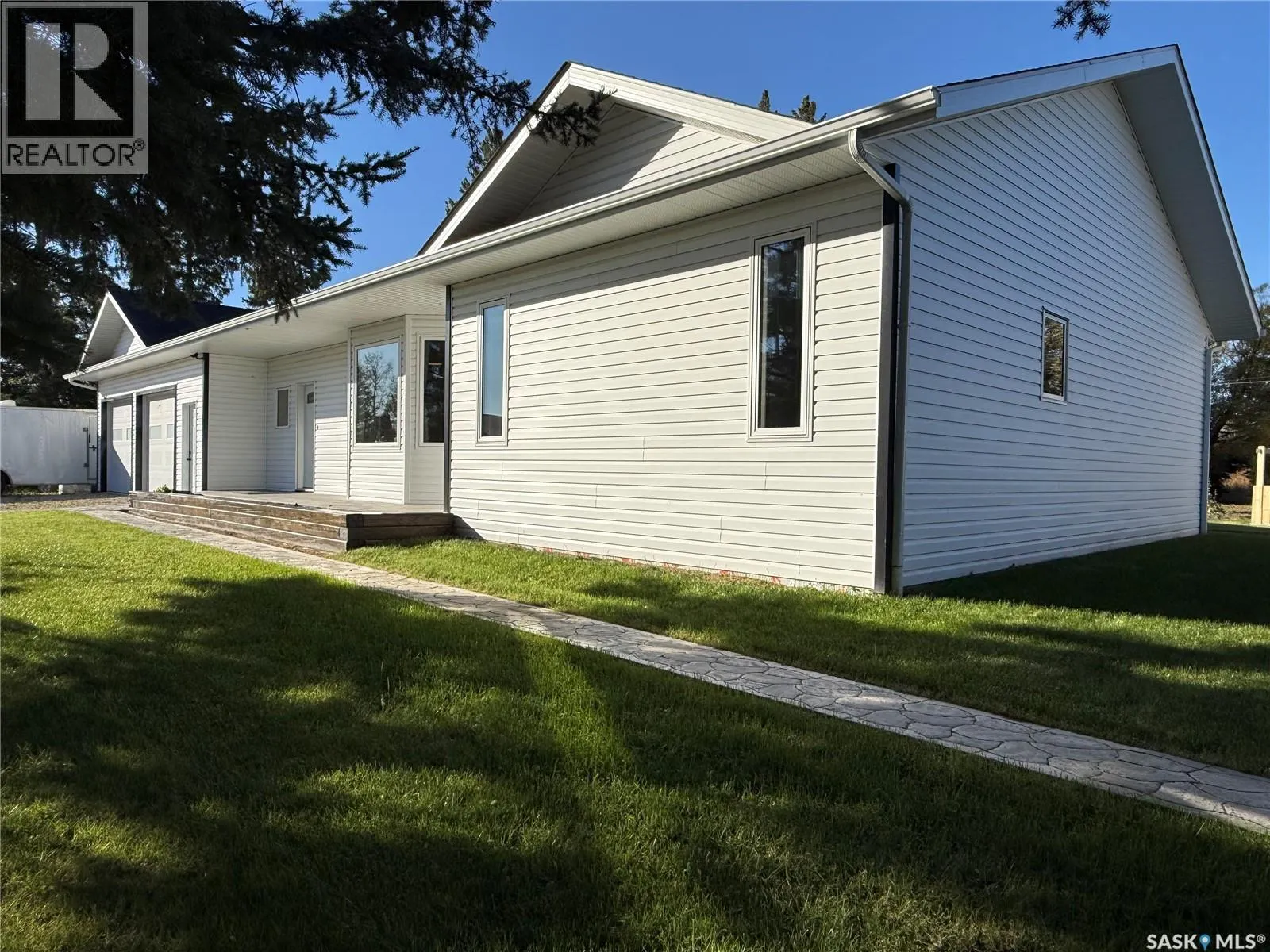 108 Central AVENUE