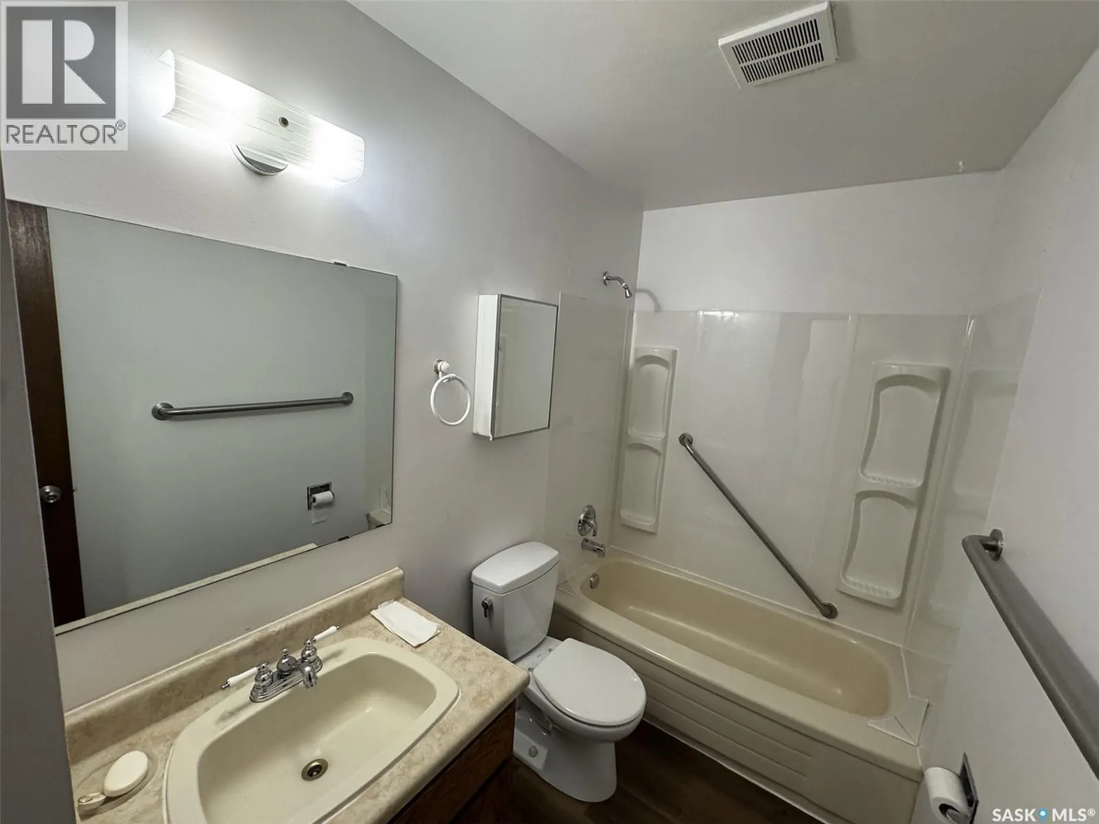 522 Silverwood ROAD