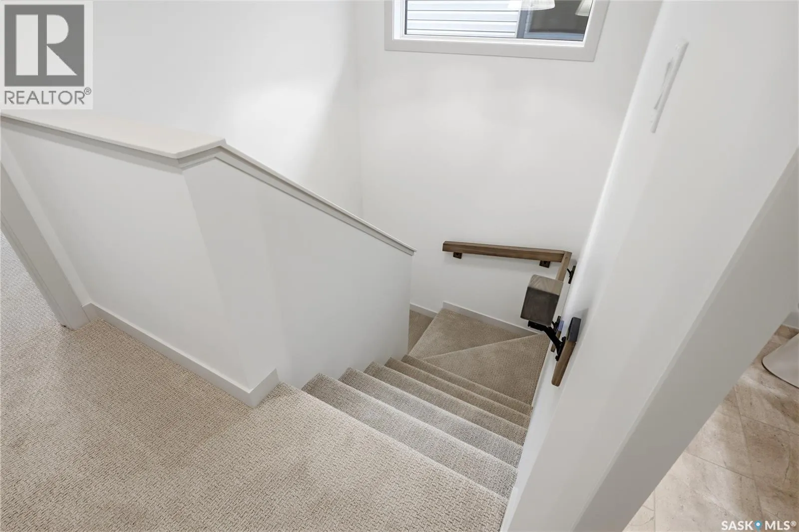 11 Vancouver CRESCENT