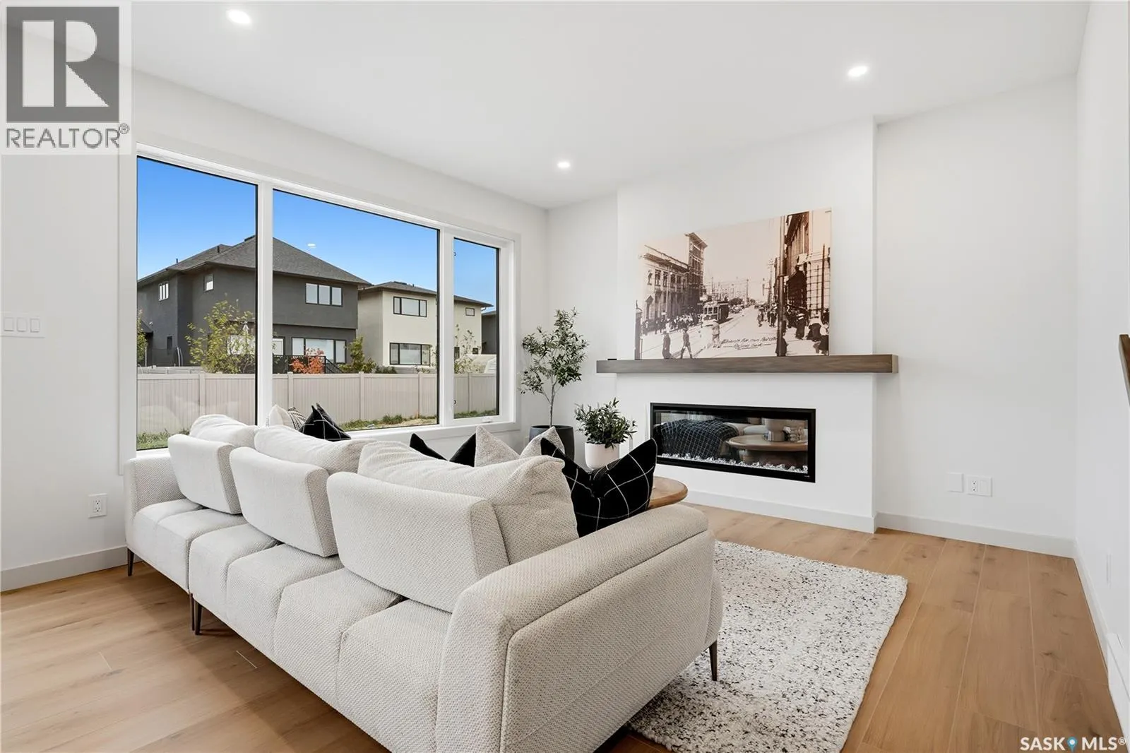 11 Vancouver CRESCENT