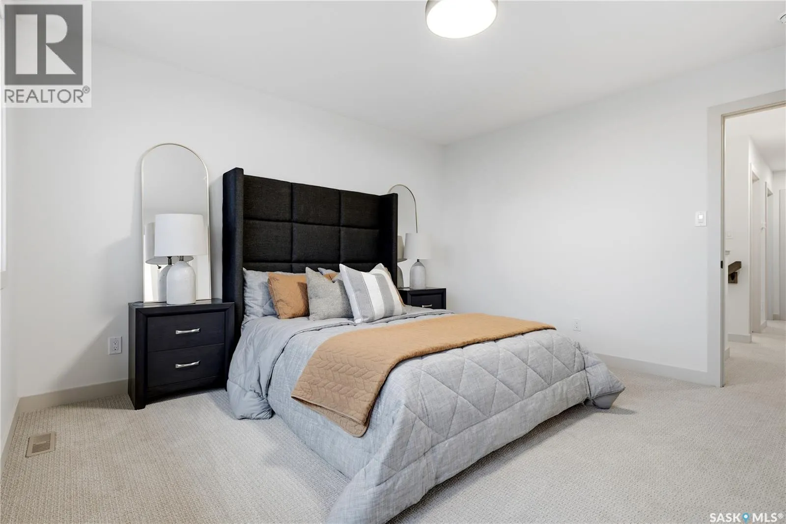 11 Vancouver CRESCENT