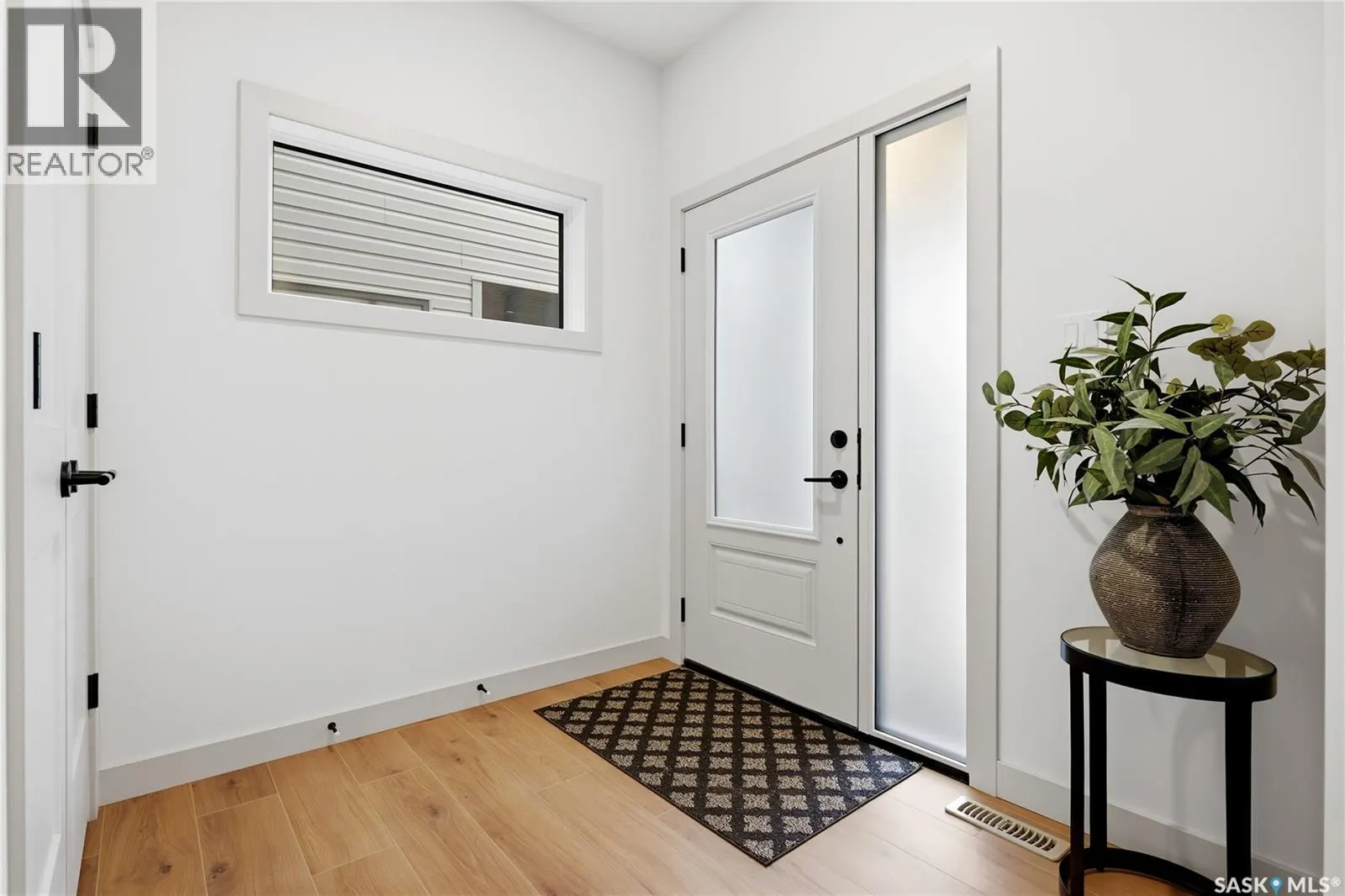 11 Vancouver CRESCENT