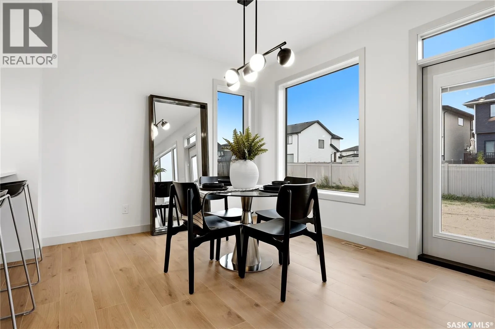 11 Vancouver CRESCENT
