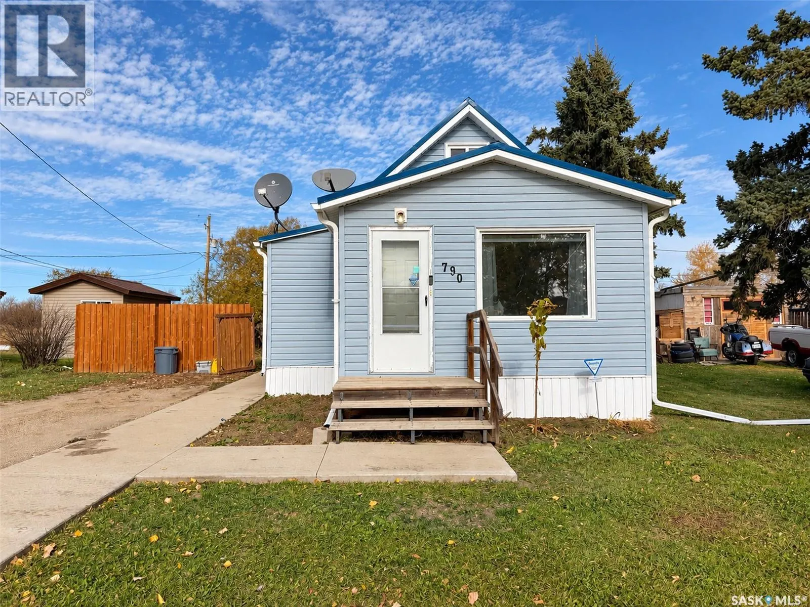 790 Saskatchewan AVENUE