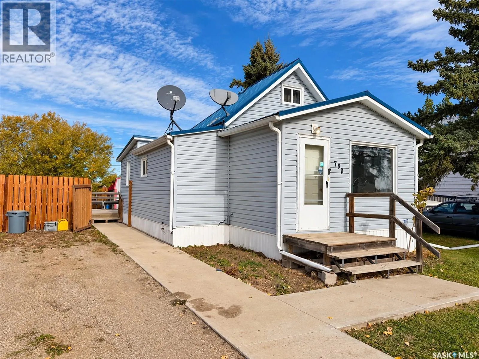 790 Saskatchewan AVENUE