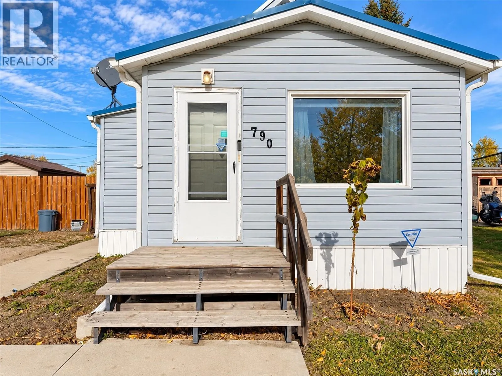 790 Saskatchewan AVENUE