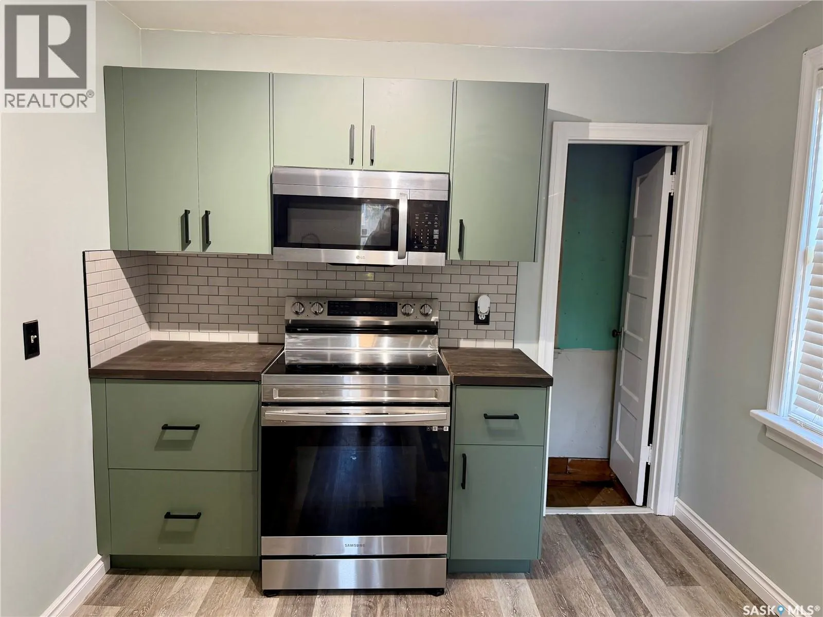 302 3rd STREET