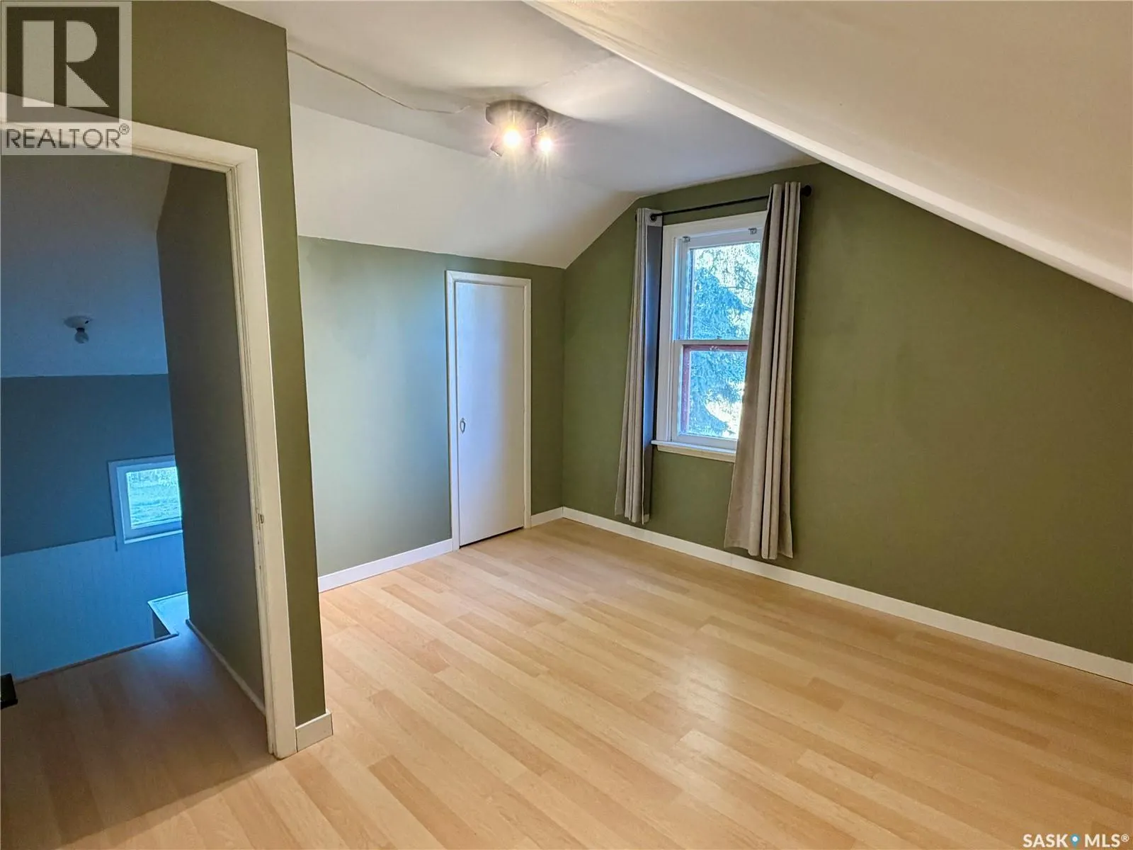 302 3rd STREET