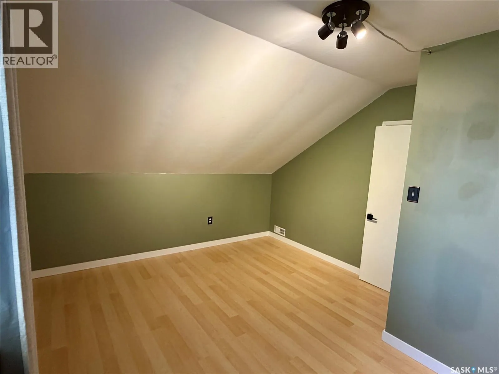 302 3rd STREET
