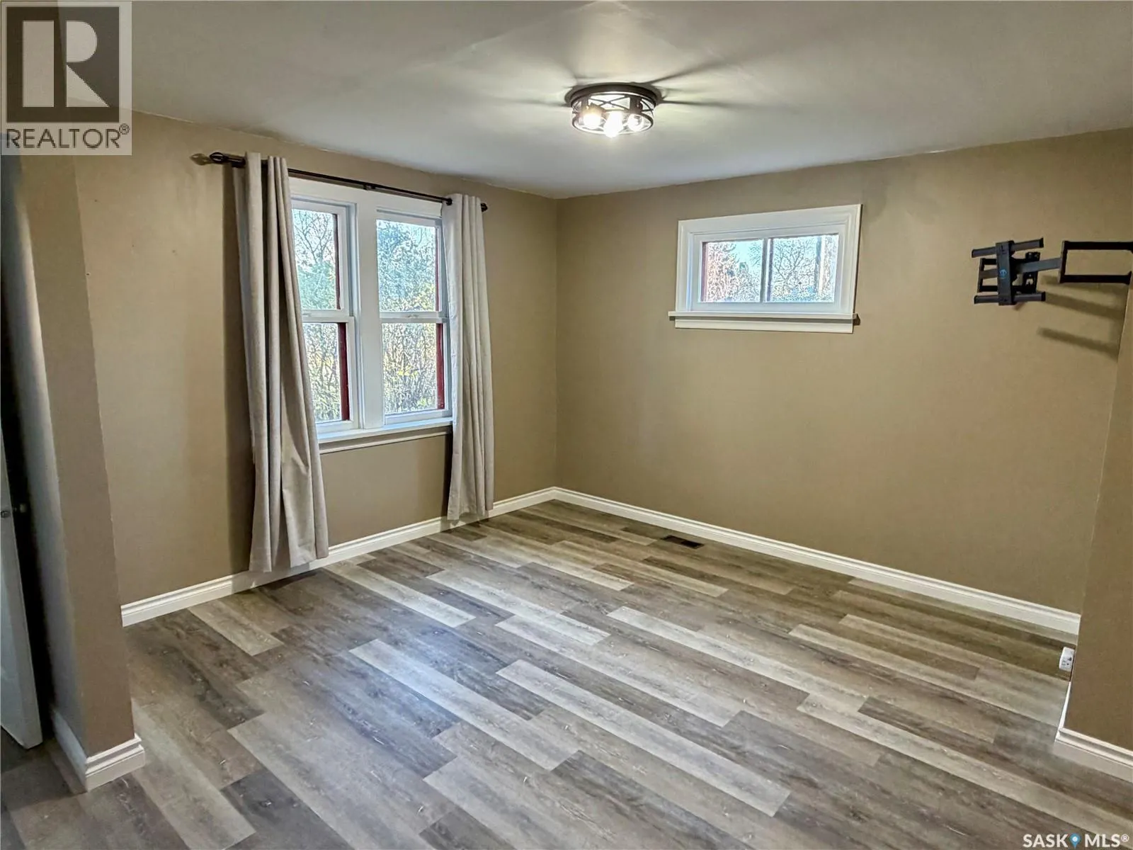 302 3rd STREET