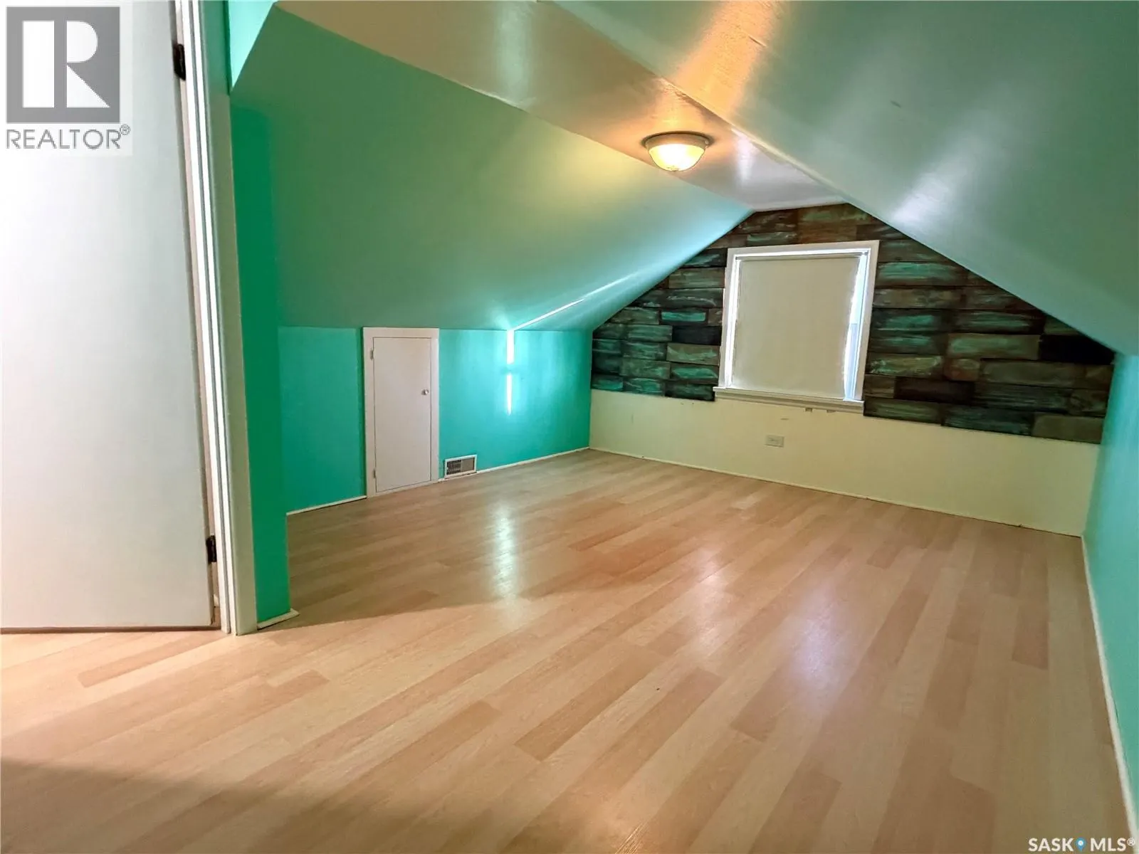 302 3rd STREET