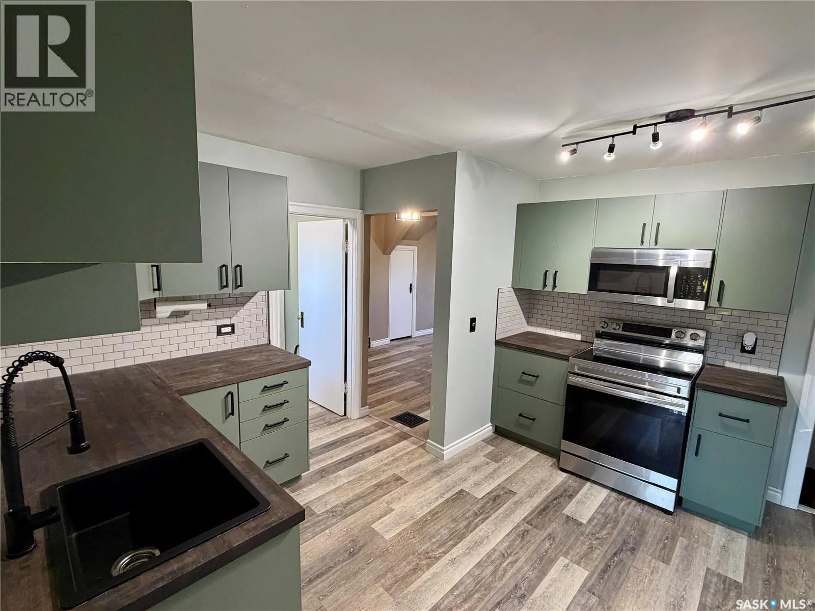 302 3rd STREET