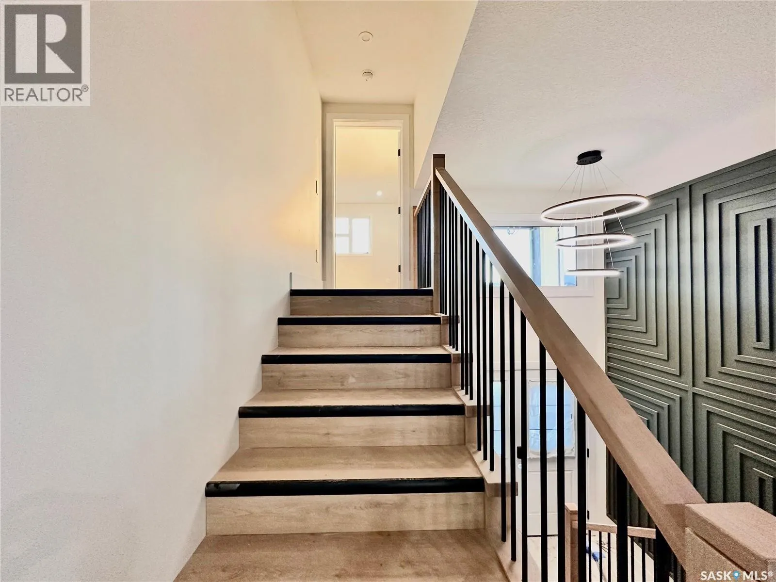 843 Nightingale ROAD