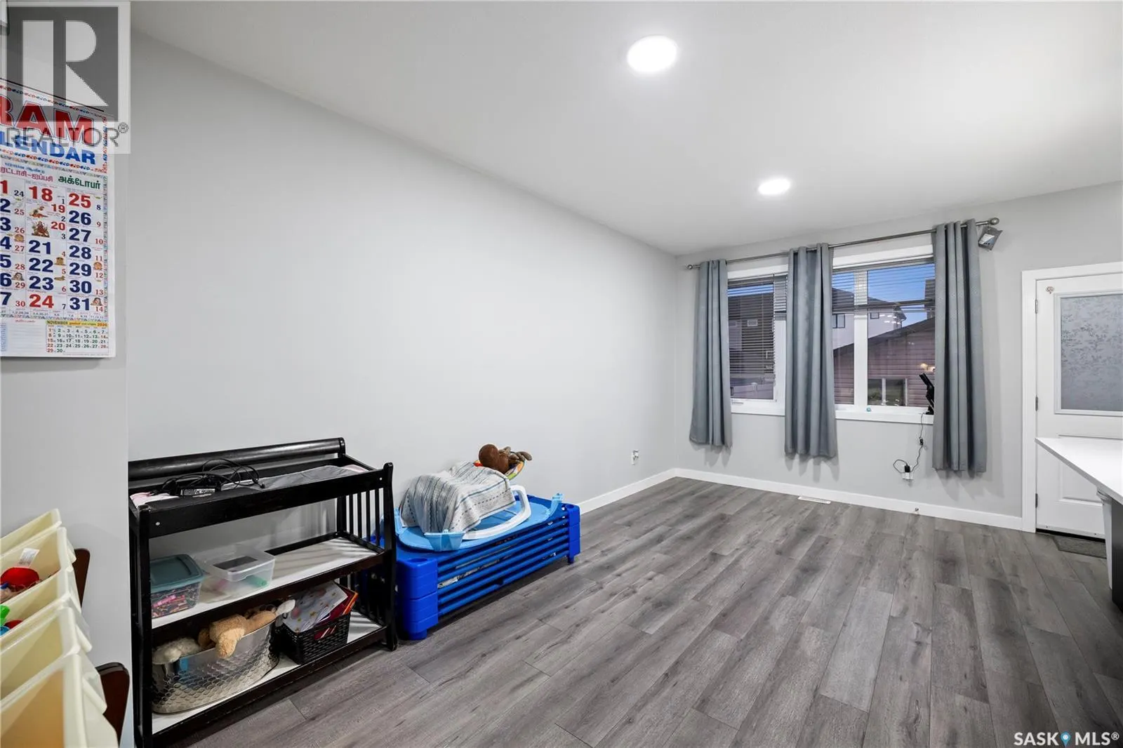 5612 Gilbert CRESCENT