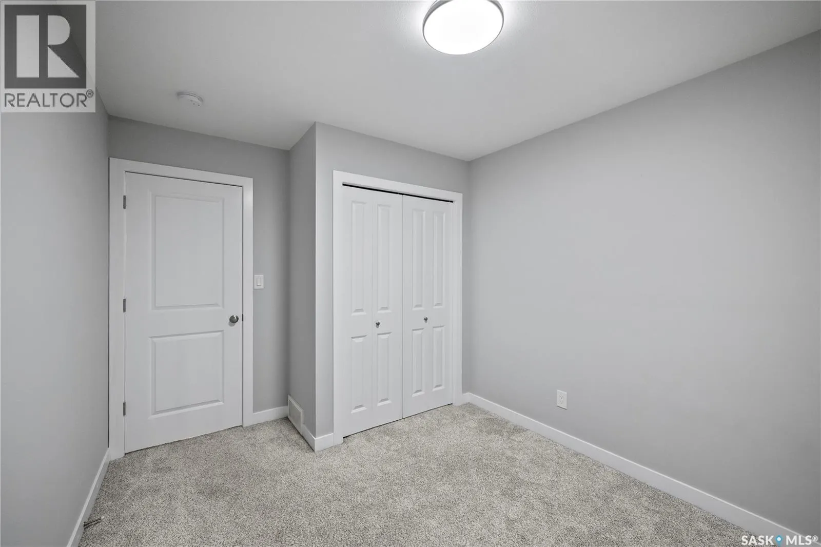5612 Gilbert CRESCENT