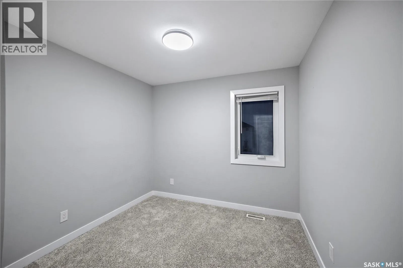 5612 Gilbert CRESCENT