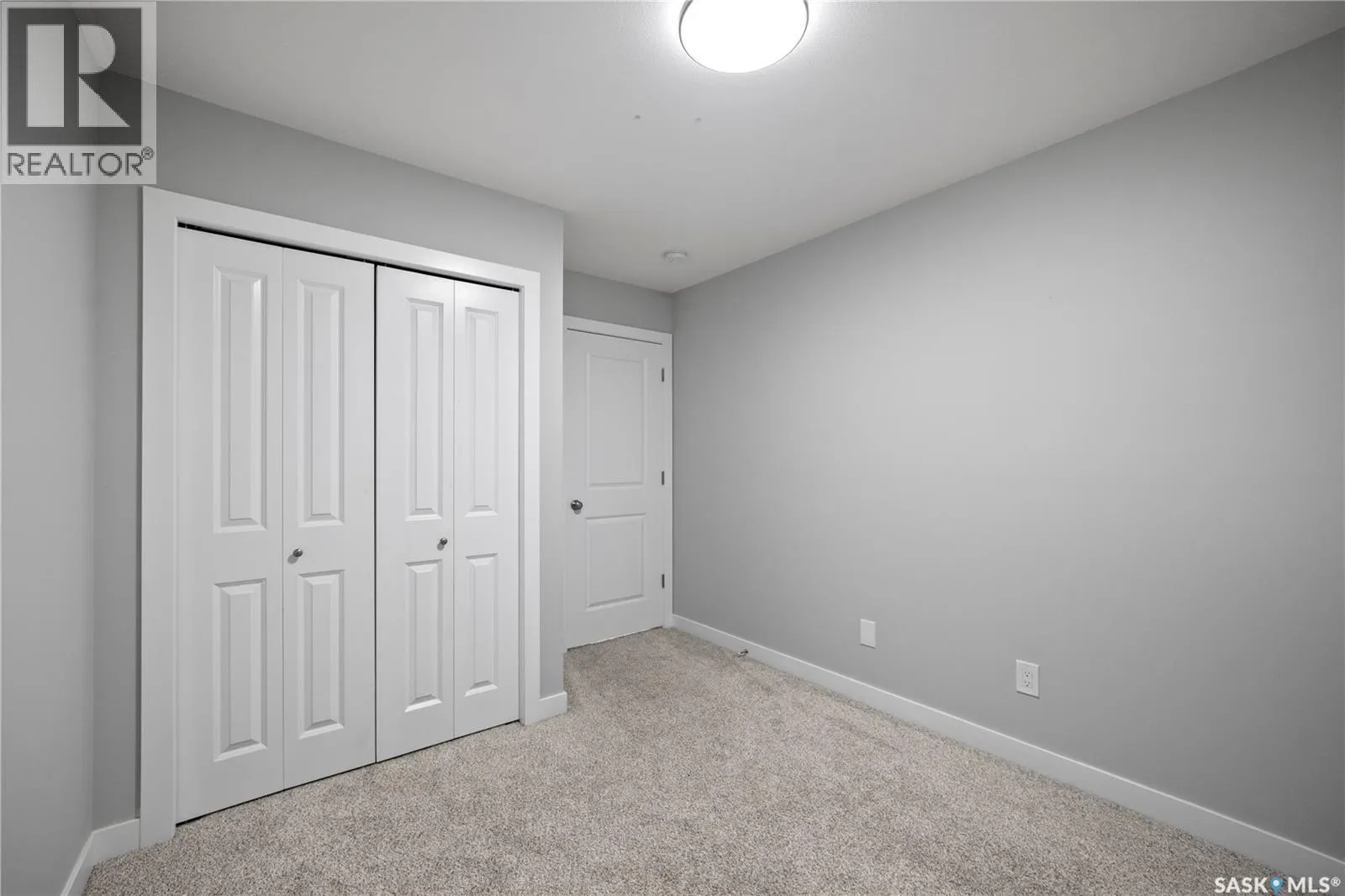 5612 Gilbert CRESCENT
