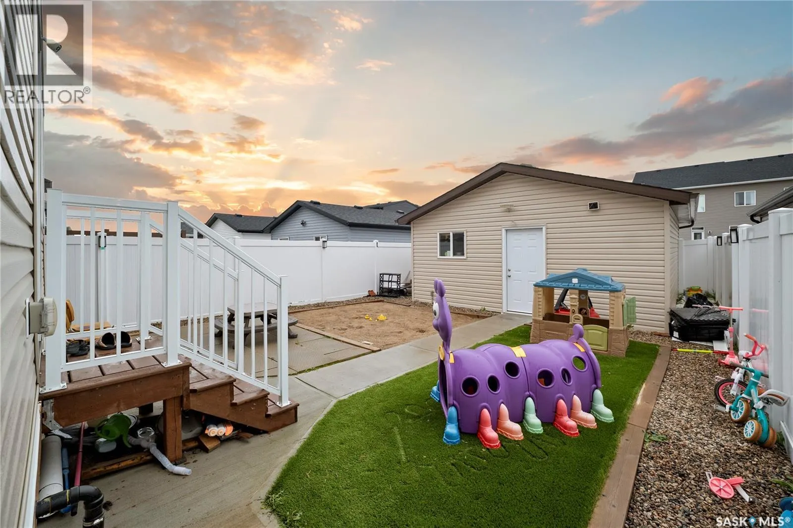 5612 Gilbert CRESCENT