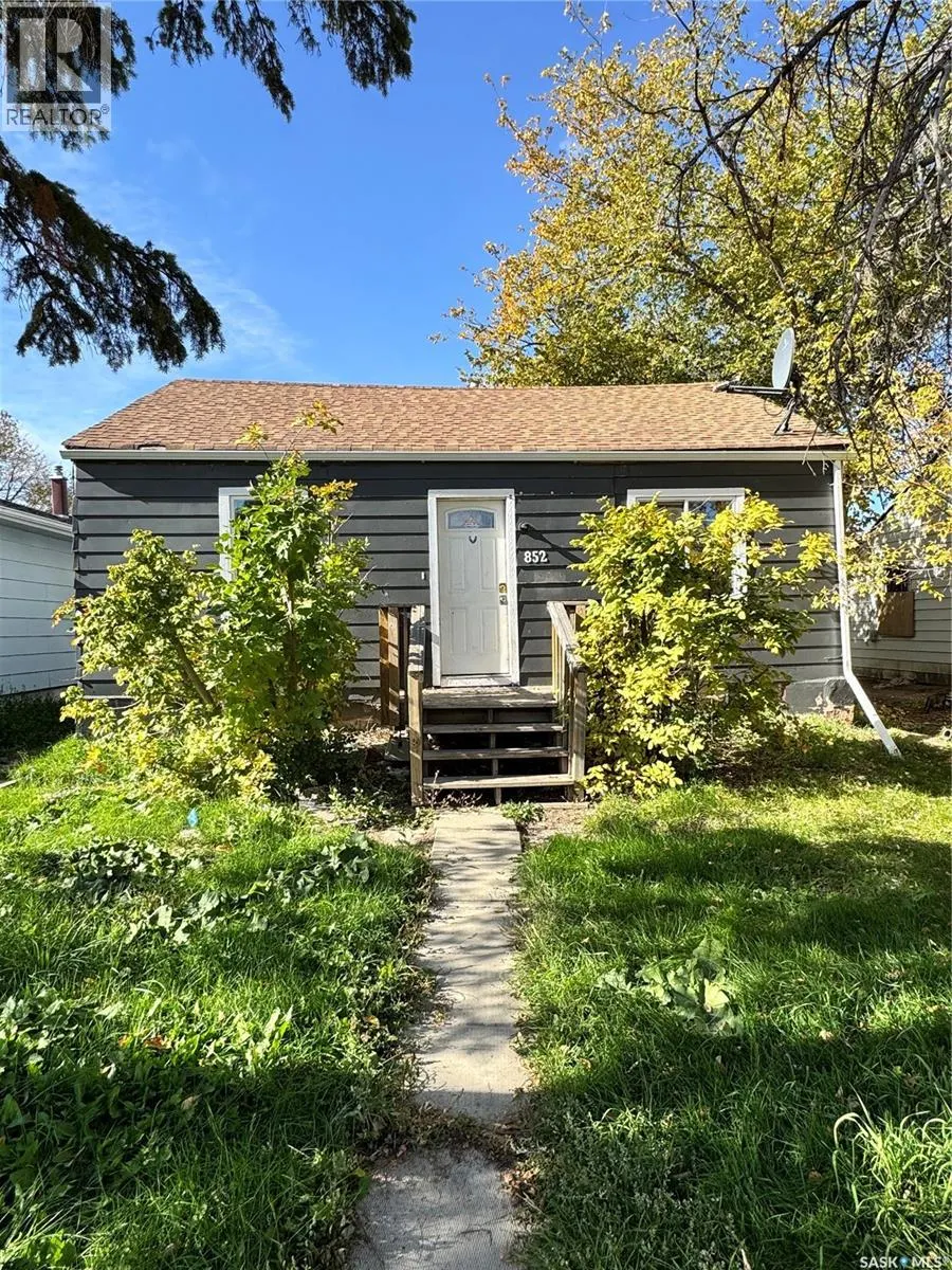 852 Retallack STREET