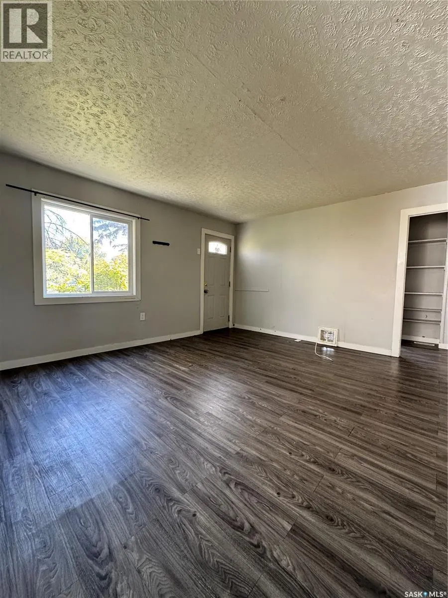852 Retallack STREET