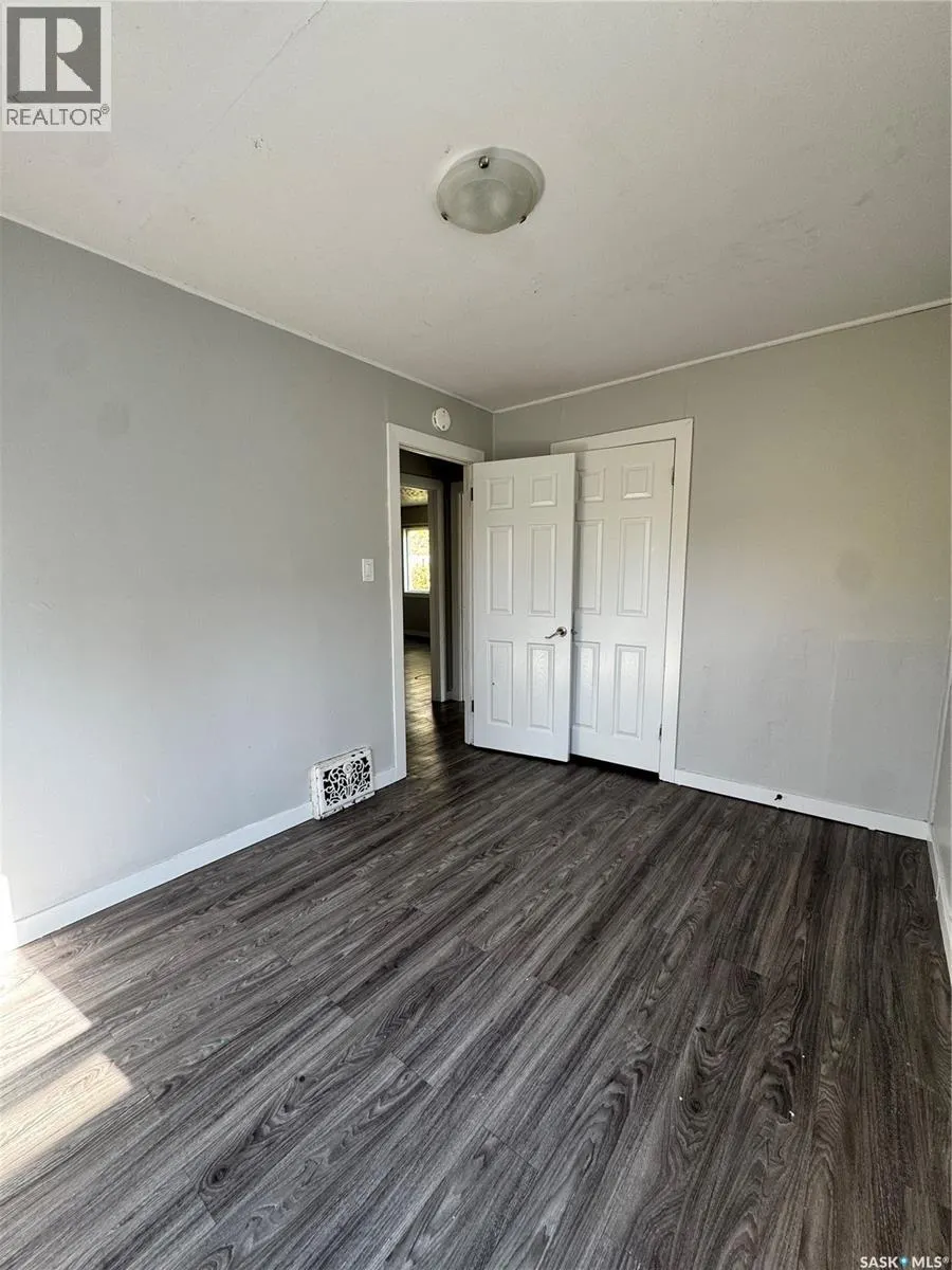 852 Retallack STREET