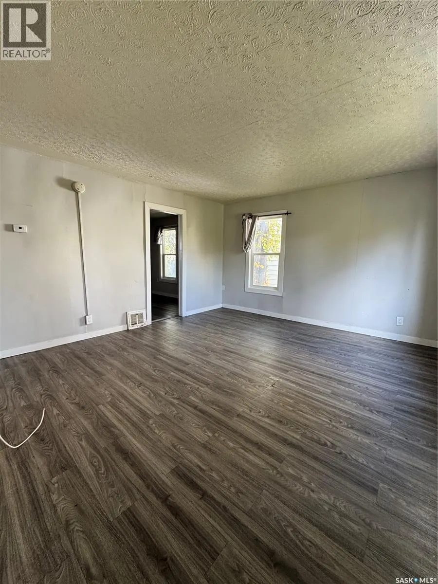852 Retallack STREET