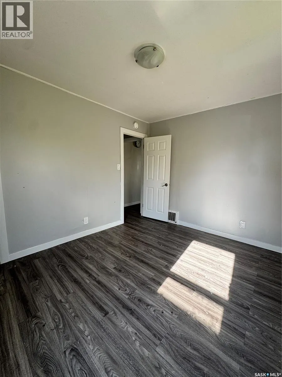 852 Retallack STREET