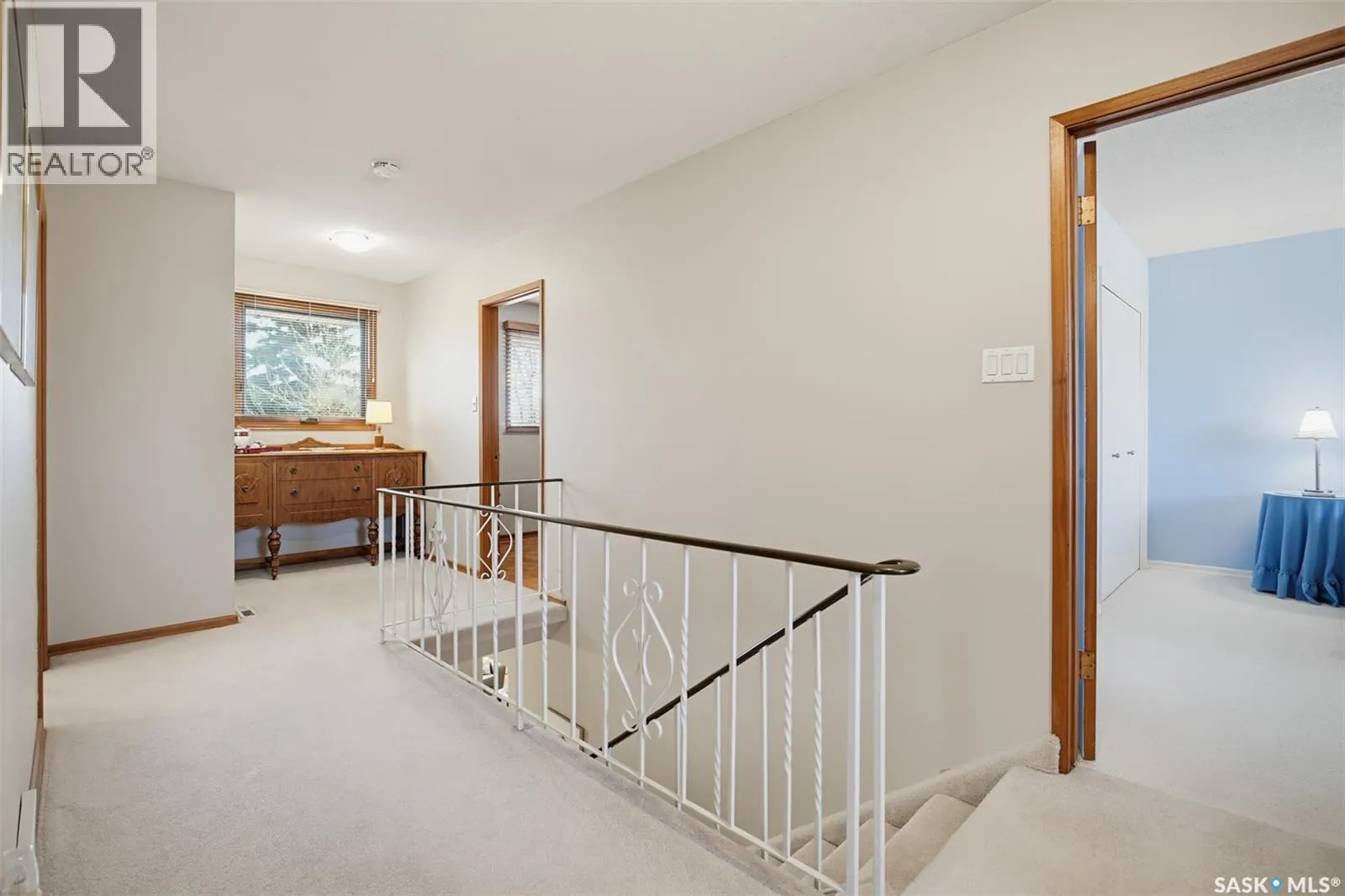 25 Yale CRESCENT