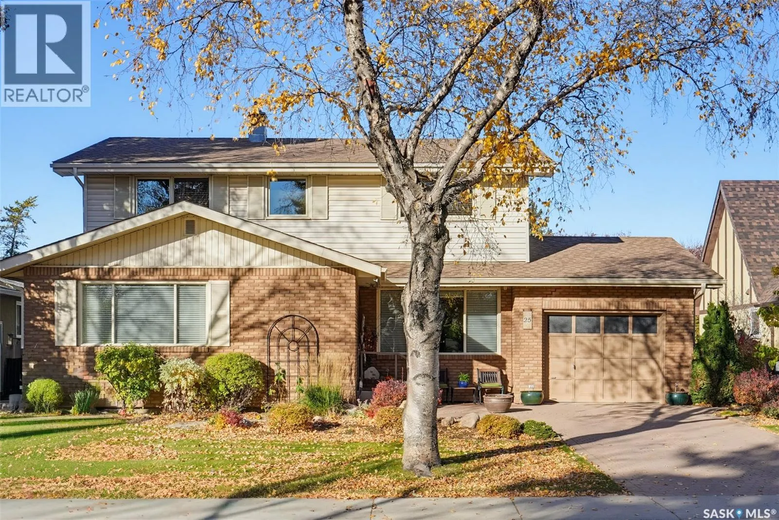 25 Yale CRESCENT