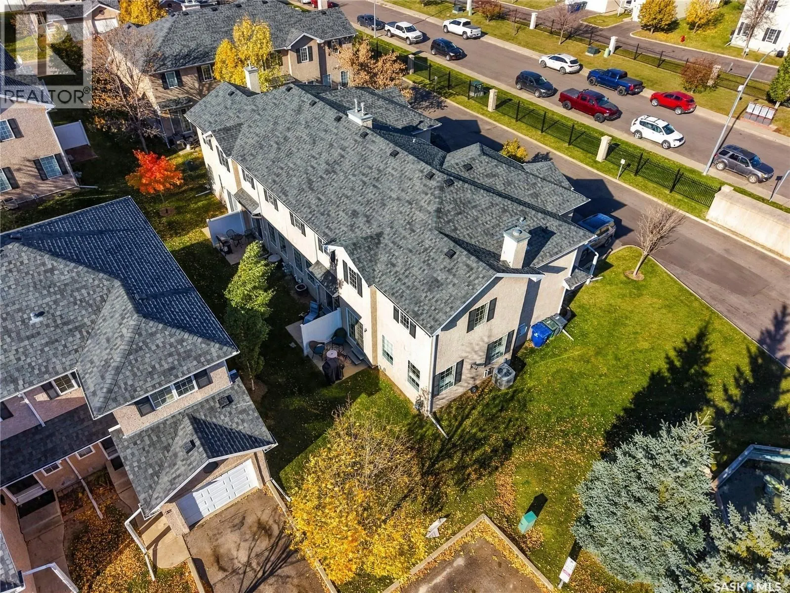 1 127 Banyan CRESCENT