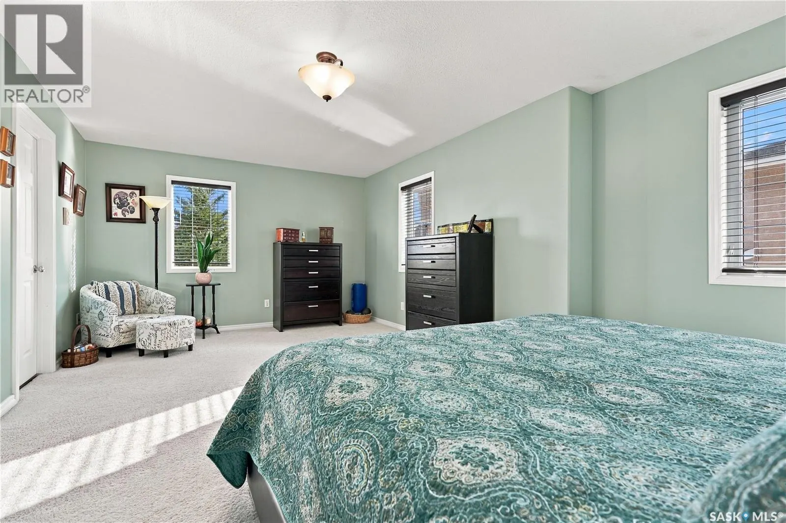 1 127 Banyan CRESCENT