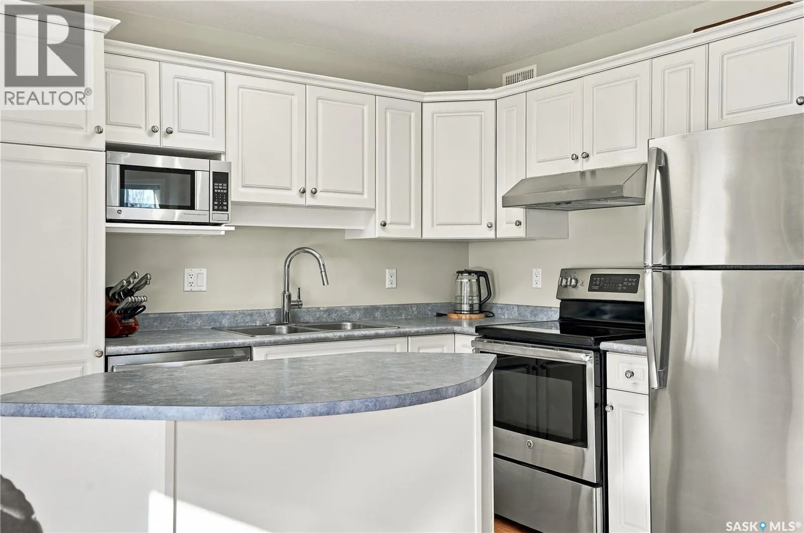 1 127 Banyan CRESCENT