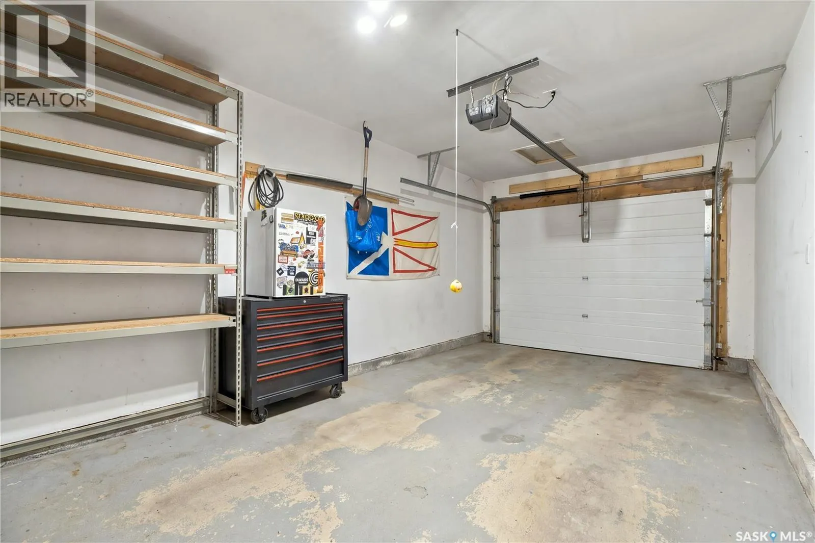 1 127 Banyan CRESCENT