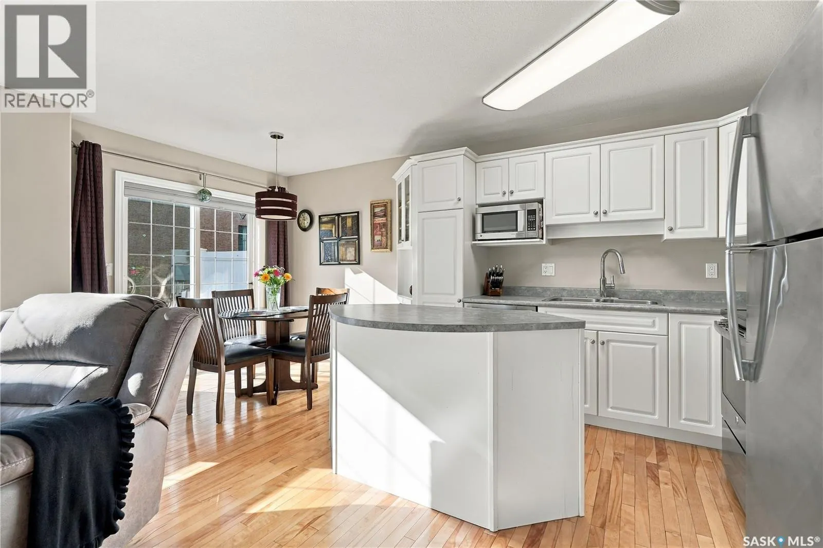 1 127 Banyan CRESCENT