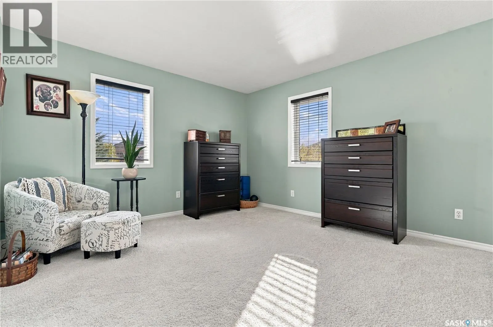 1 127 Banyan CRESCENT
