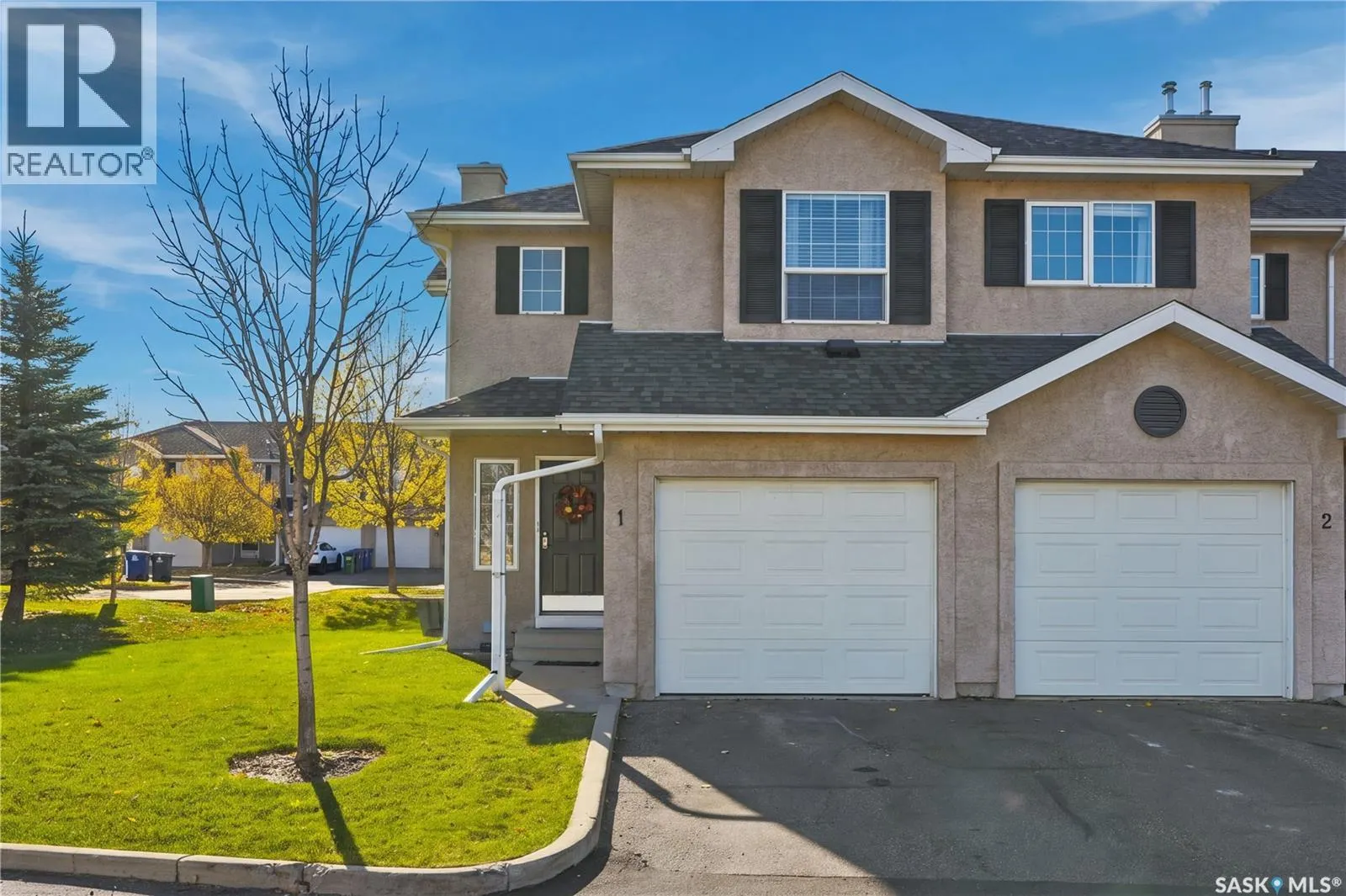 1 127 Banyan CRESCENT