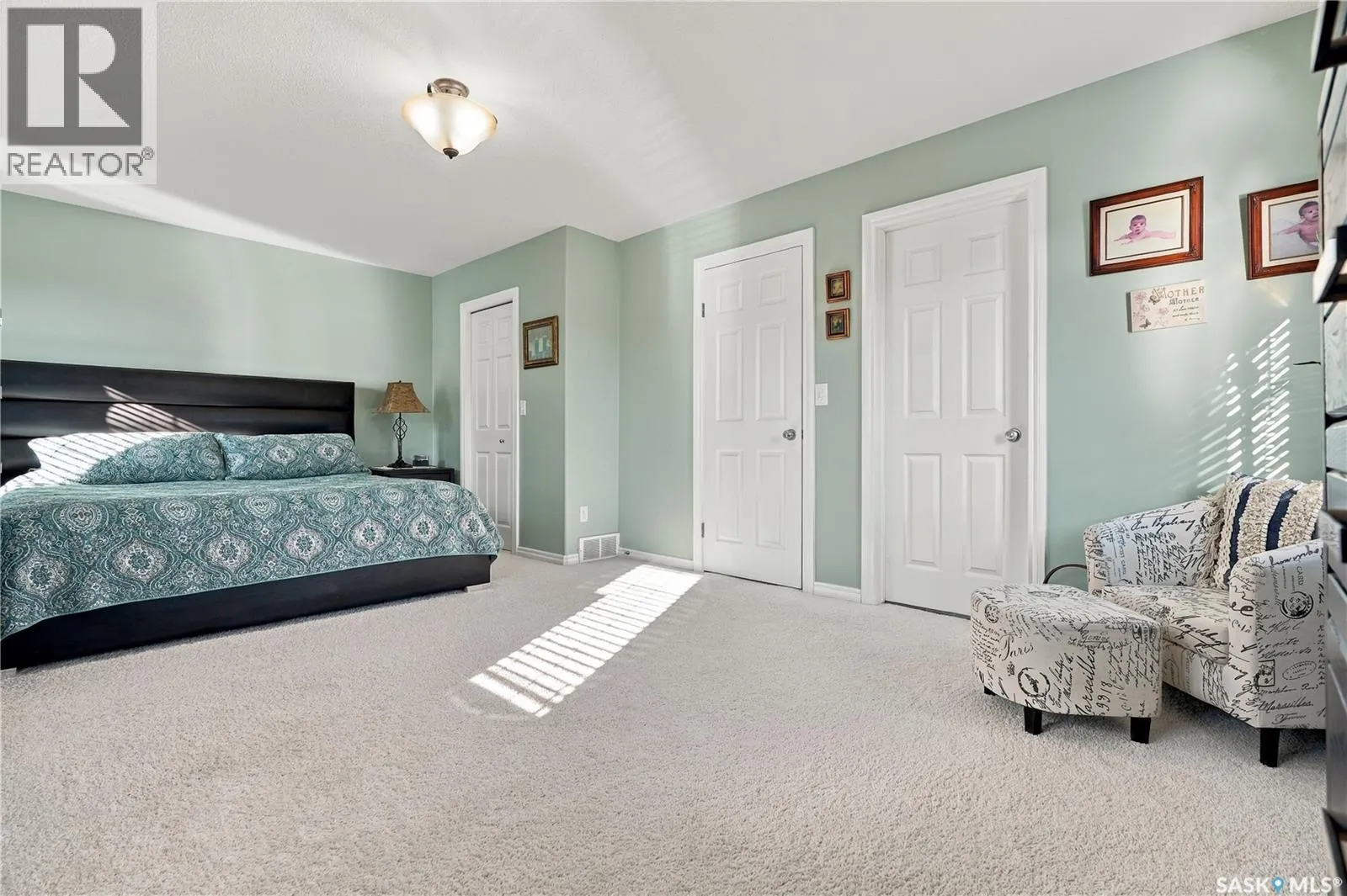 1 127 Banyan CRESCENT