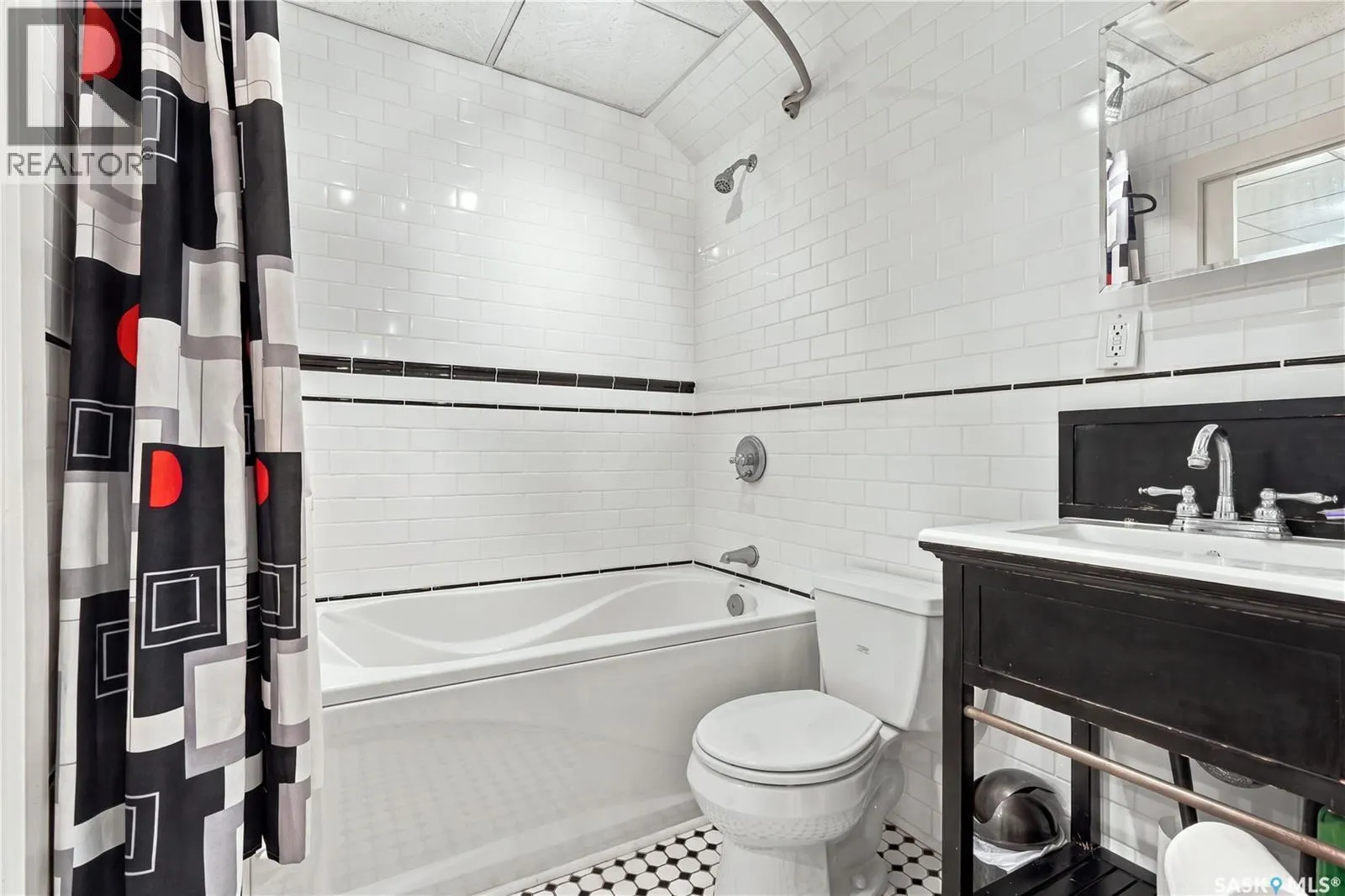 1107 9th STREET E