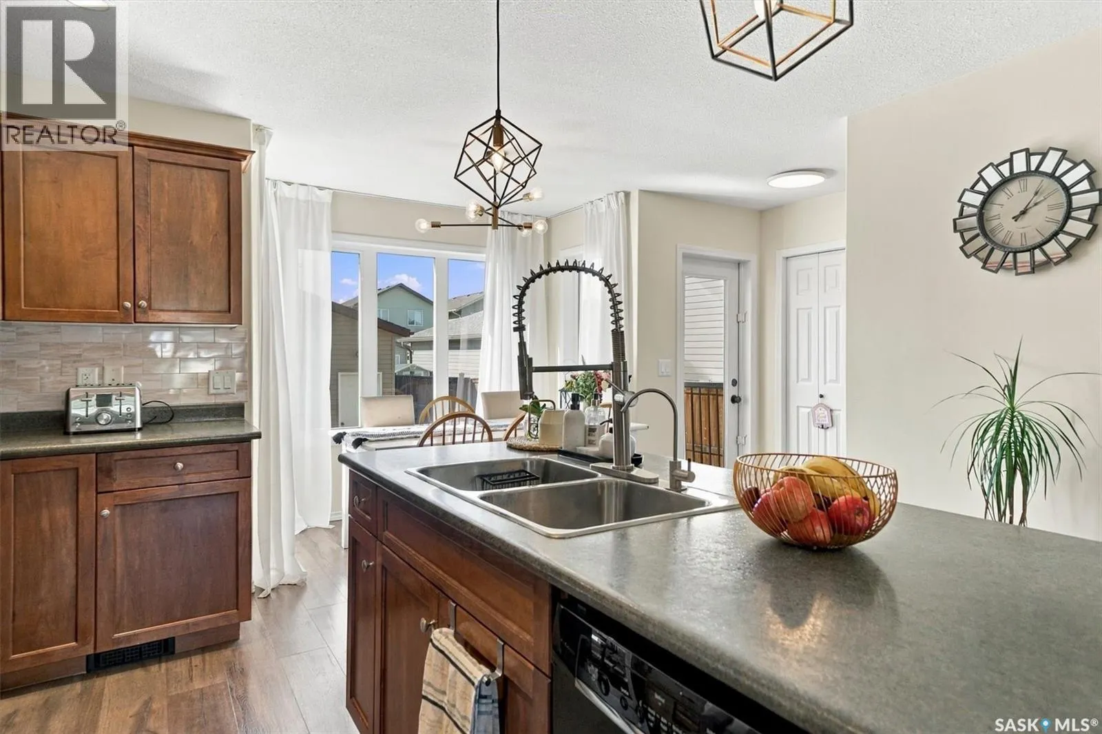 215 Coad MANOR